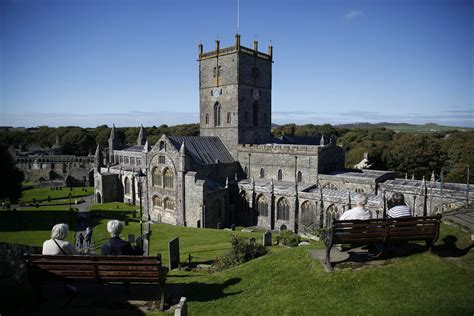 smallest city in uk.